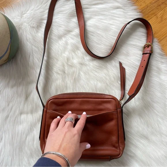 LIKE NEW Fossil Mila crossbody leather bag - Picture 11 of 13
